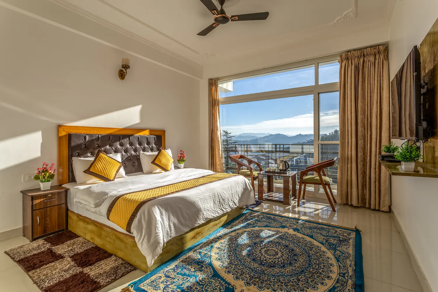 Spacious balcony room used in the family and friends two-room combination