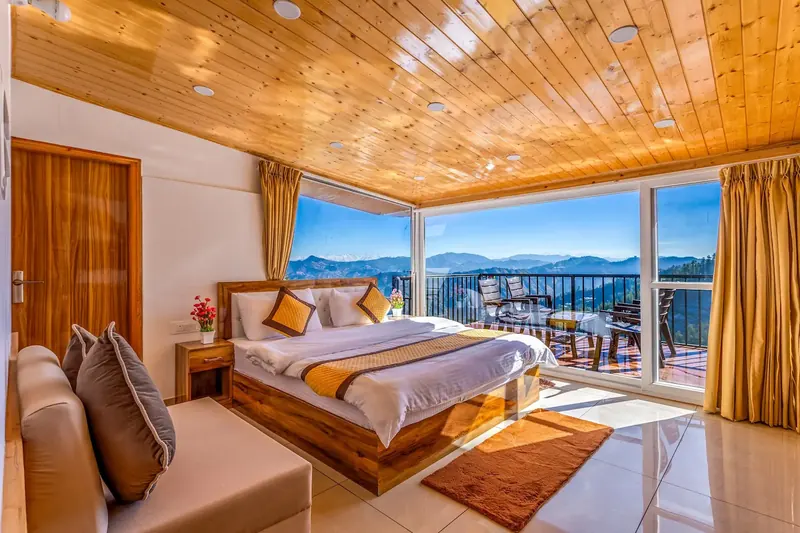 Attic suite 307