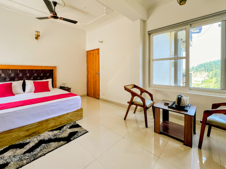 Cozy balcony room at VAMITAG Inn